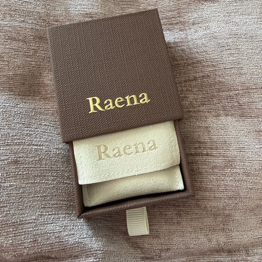 Raena- Bella bracelet with Red stone - Picture 5 of 13